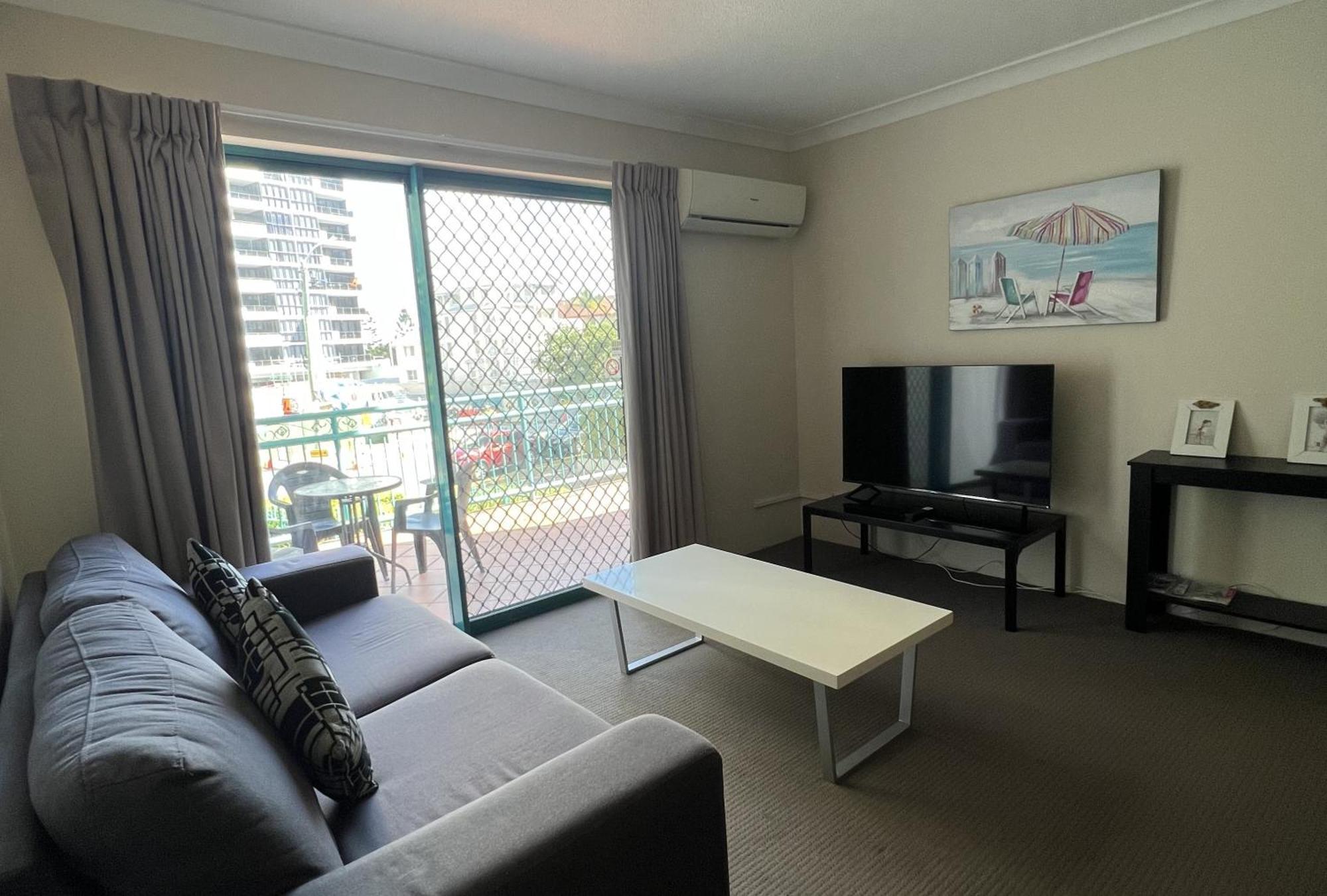 Cha Private Apts Aruba Beach Gold Coast Room photo